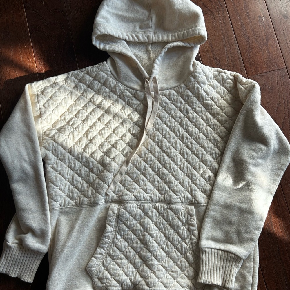 Time and Tru Women's Cream Quilted Hoodie
